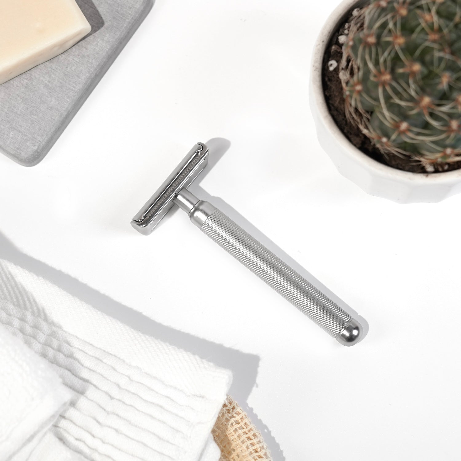 ZOMCHI Classic Safety Razor for Men & Women with 10 Counts Double Edge