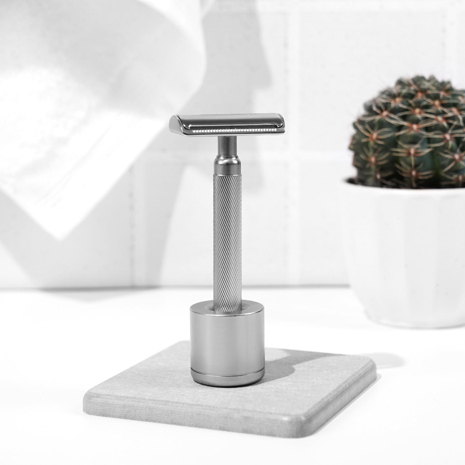 Noble Silver Double Edge Safety Razor With Stand