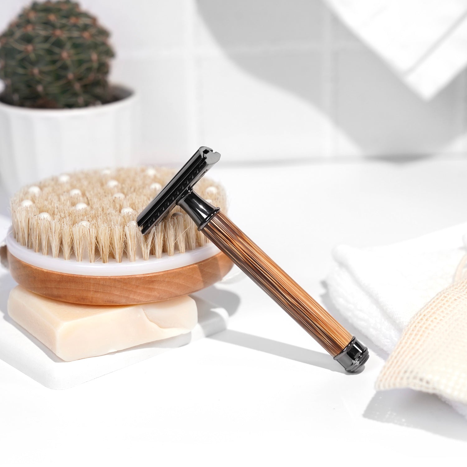 Modern Bamboo Safety Razor for Men or Women with Thin Handle – ZOMCHI